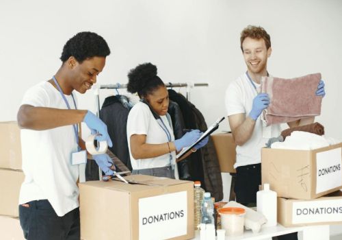 Nuevos Talleres de Oficios Transforman Comunidades Vulnerables